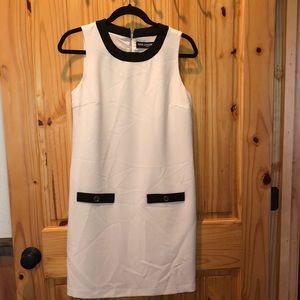 Sleeveless Karl Lagerfeld Paris Black / White Dress - Sz 4